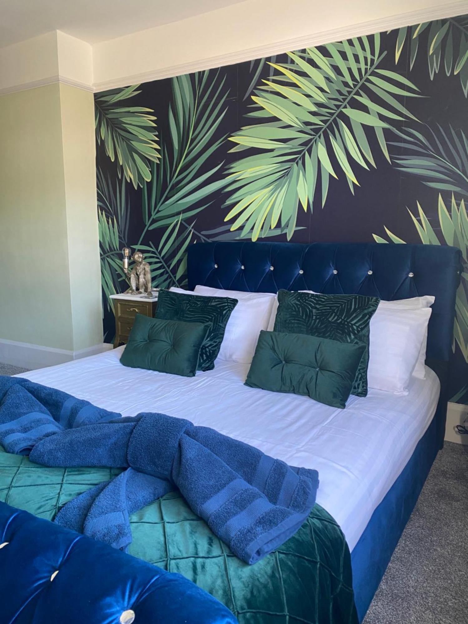 Butterfly Guest House Porthcawl Buitenkant foto