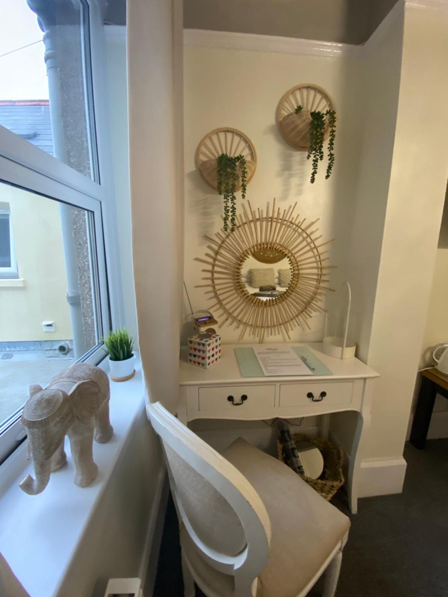 Butterfly Guest House Porthcawl Buitenkant foto