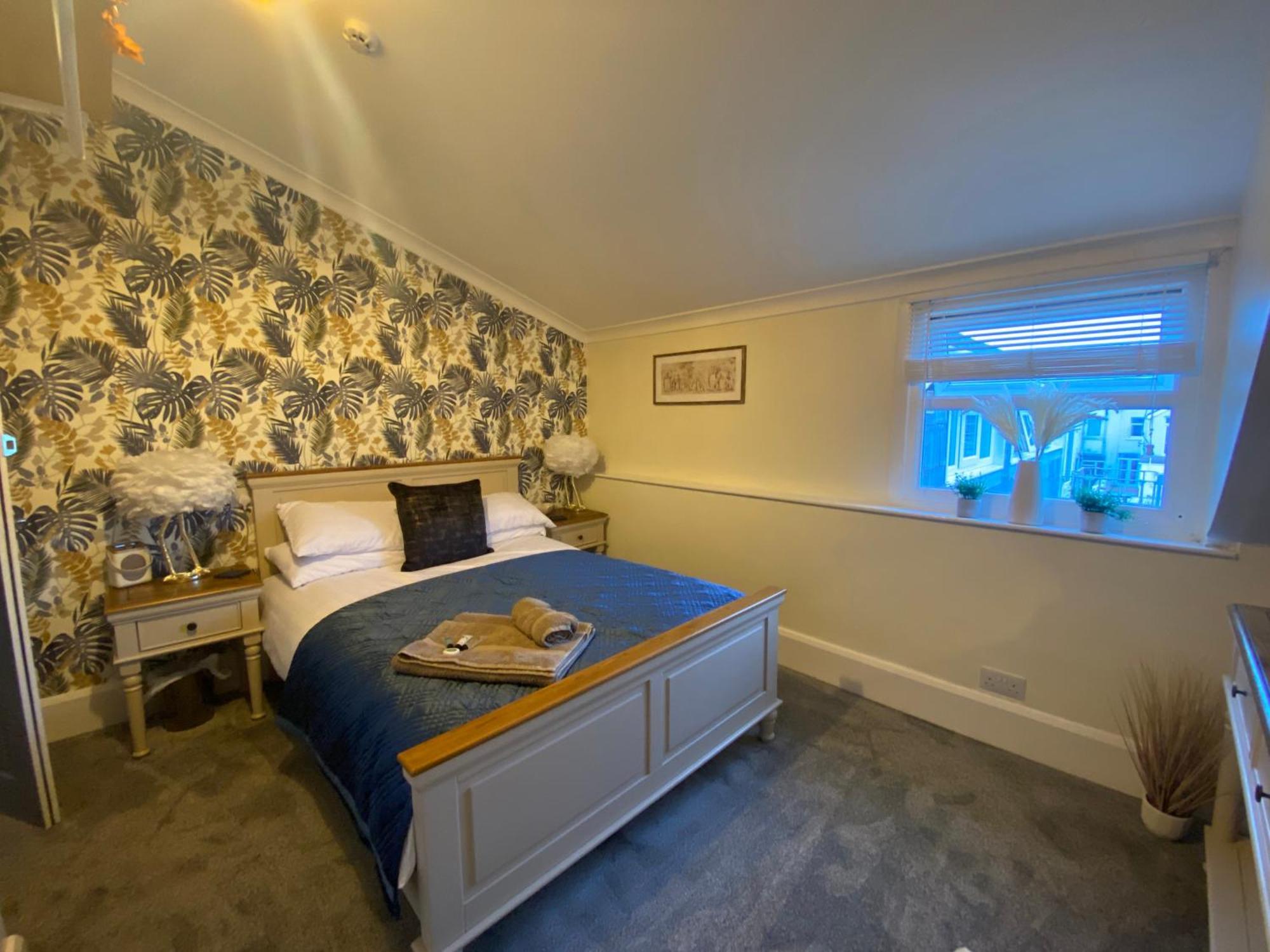 Butterfly Guest House Porthcawl Buitenkant foto